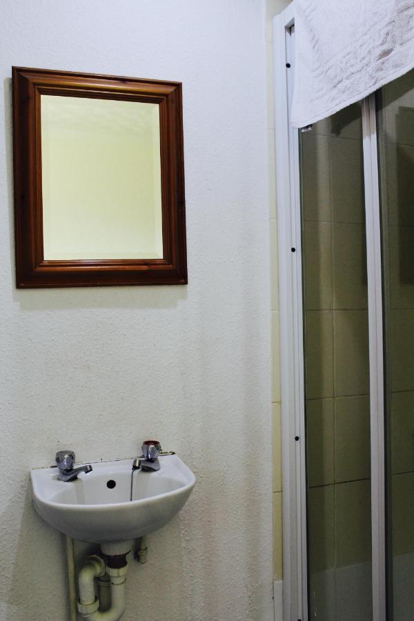 Charde Guest House Birmingham Phòng bức ảnh